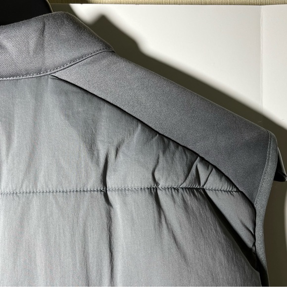 Original Penguin Water-Repellent Quilted Poly Filled Super Light Packable Vest - Picture 7 of 16